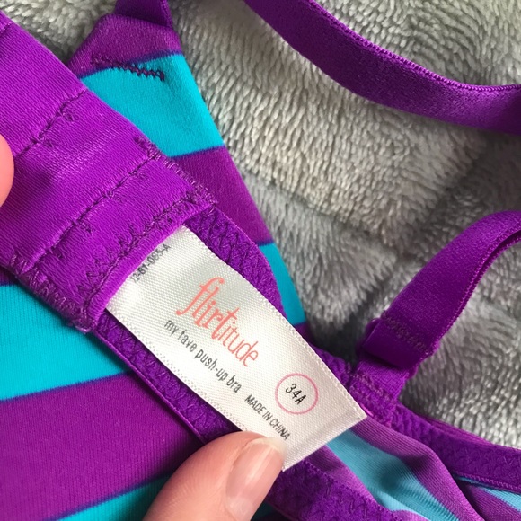 Bras - Picture 2 of 5